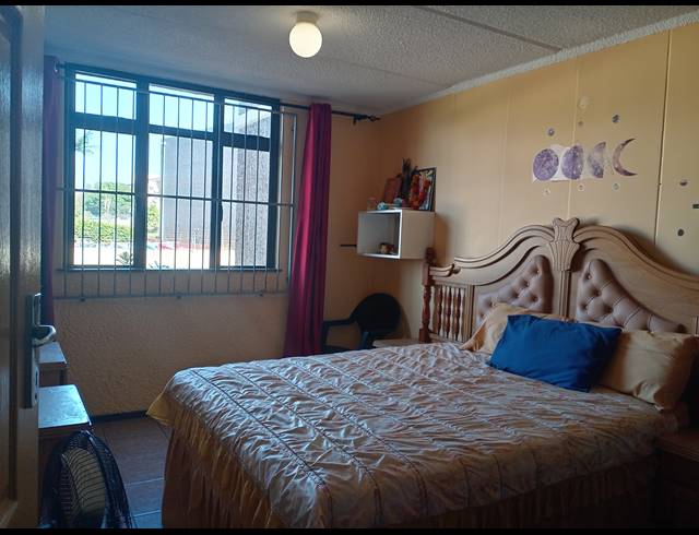 3.5 BEDROOM APARTMENT FOR SALE IN MONTCLAIR